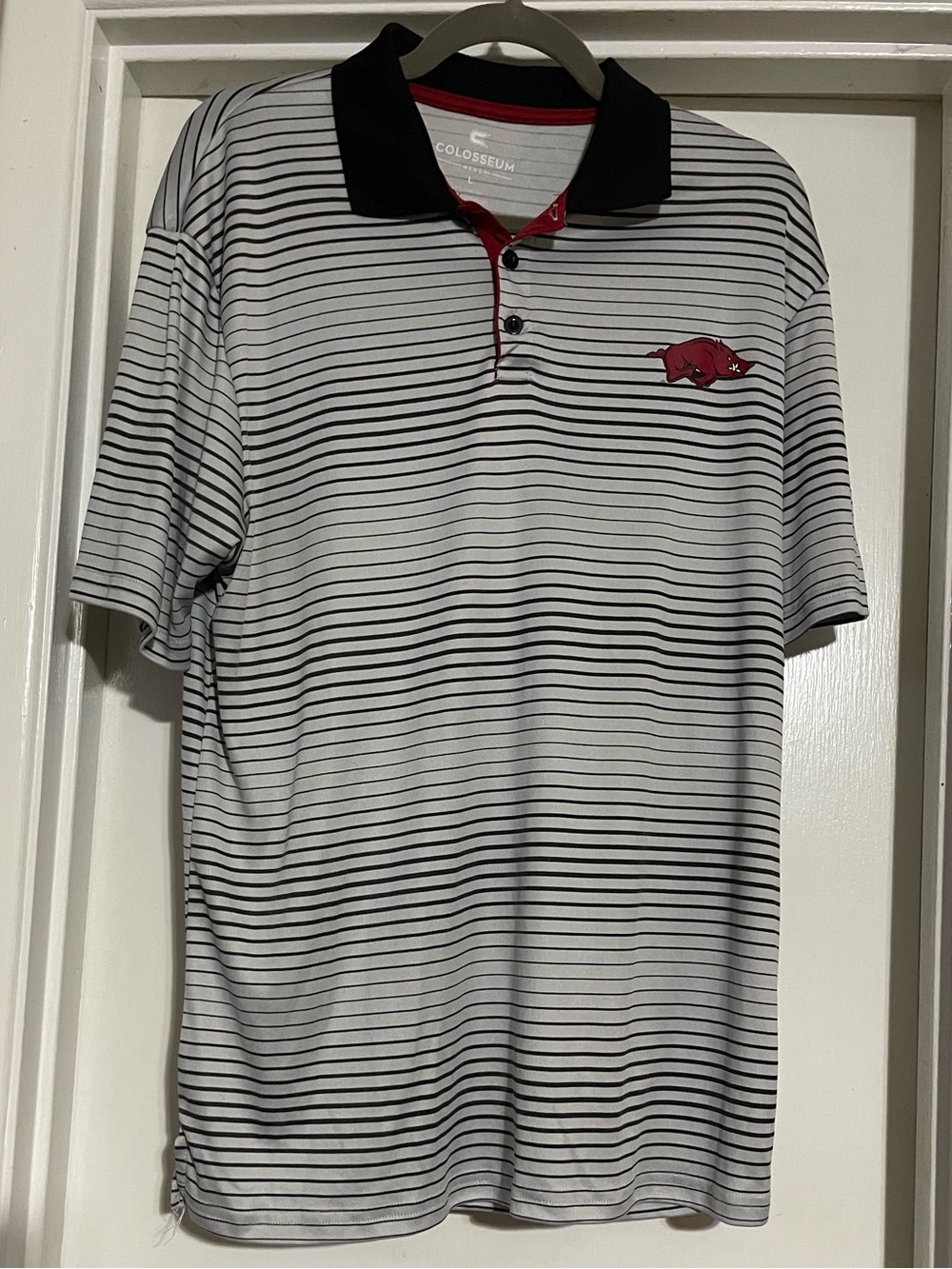 Men's Colosseum Striped Arkansas Razorbacks Polo Size Large